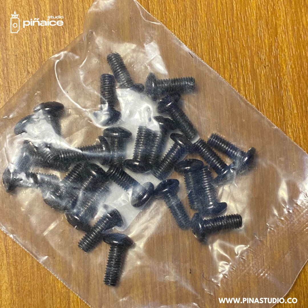 Tornillos para riel de Rack